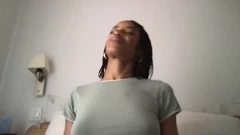 Snapshot of succubussirena chatting on April 5, 2026, 4:04 pm Succubus Sirena online show from April 5, 2026, 4:04 pm