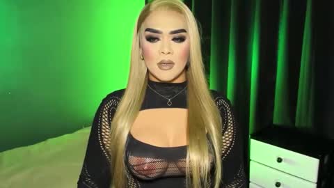 Snapshot of suckablecockoffreya chatting on February 9, 2026, 1:20 am JADE ELYSE online show from February 9, 2026, 1:20 am