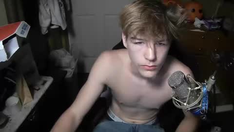 Snapshot of suckadan chatting on November 5, 2025, 9:31 am BigOldDan online show from November 5, 2025, 9:31 am