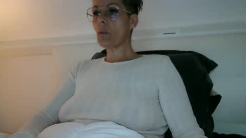 sucrette5629 online show from May 13, 2026, 12:57 pm