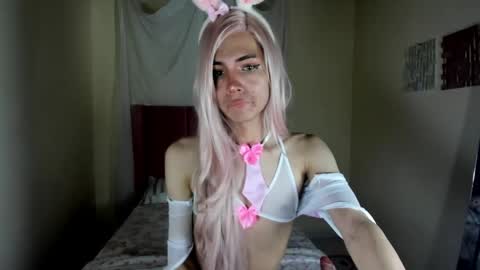 Snapshot of sue_krous chatting on May 15, 2026, 10:33 am sue online show from May 15, 2026, 10:33 am