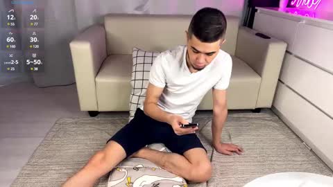 Snapshot of sue_star chatting on December 16, 2024, 9:14 am Emmy online show from December 16, 2024, 9:14 am