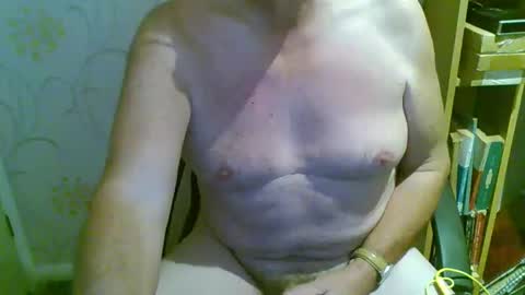 suffolkboy4 online show from November 7, 2025, 9:48 pm