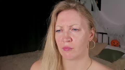 Snapshot of sugamomy chatting on October 28, 2025, 12:58 am sugamomy online show from October 28, 2025, 12:58 am