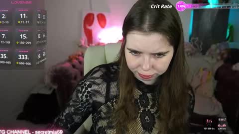 Mia online show from December 20, 2025, 2:35 pm