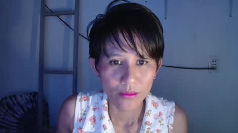 sugarantidote13 online show from November 26, 2025, 6:20 pm