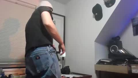 Snapshot of sugargay222 chatting on April 14, 2026, 1:55 am Sugar online show from April 14, 2026, 1:55 am