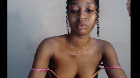 Bella online show from October 6, 2025, 1:03 am