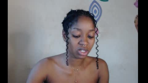 Bella online show from October 7, 2025, 8:44 am