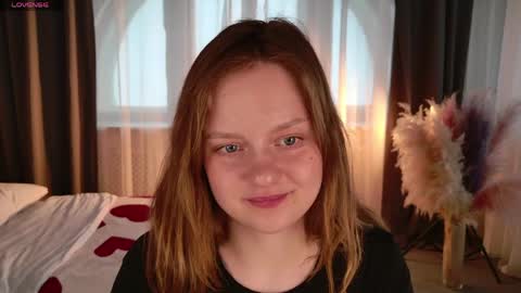 sugarstrawberry online show from April 16, 2026, 1:01 pm