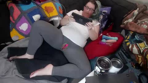 Nami online show from April 19, 2026, 1:38 am