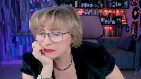 Vivien online show from September 20, 2025, 1:45 pm