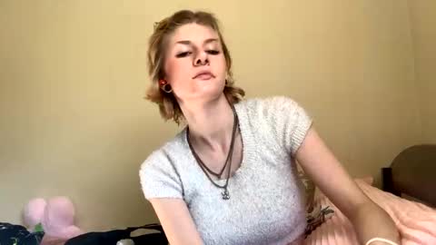 Ophelia online show from December 22, 2024, 8:14 pm