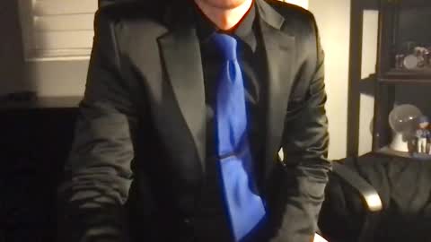 suitfetishez online show from April 3, 2026, 5:38 am