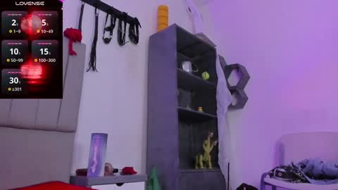    online show from February 5, 2025, 3:20 pm