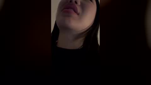 Snapshot of sukisin chatting on March 29, 2026, 2:22 am Suki Sin online show from March 29, 2026, 2:22 am