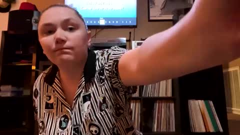 Snapshot of sum645700 chatting on September 9, 2025, 1:38 am sum - maybe online show from September 9, 2025, 1:38 am