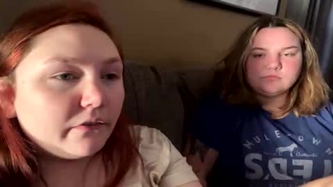 Snapshot of sum645700 chatting on October 22, 2025, 10:20 pm sum - maybe online show from October 22, 2025, 10:20 pm