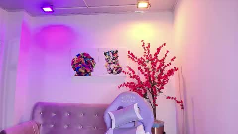 Snapshot of summer_miller chatting on January 13, 2026, 11:37 am summer_miller online show from January 13, 2026, 11:37 am