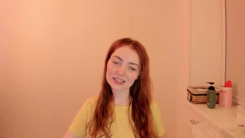 Snapshot of summer_preston chatting on March 18, 2026, 4:43 pm Summer Preston online show from March 18, 2026, 4:43 pm