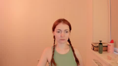 Snapshot of summer_preston chatting on March 25, 2026, 3:18 pm Summer Preston online show from March 25, 2026, 3:18 pm