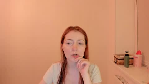 Snapshot of summer_preston chatting on April 6, 2026, 7:04 pm Summer Preston online show from April 6, 2026, 7:04 pm