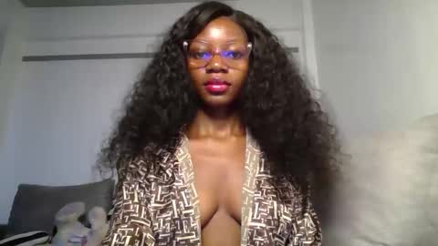 Snapshot of summerbuddy chatting on February 8, 2026, 5:11 am summerbuddy online show from February 8, 2026, 5:11 am