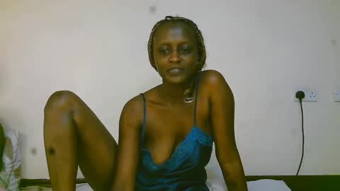 summerdew online show from April 16, 2026, 9:39 pm