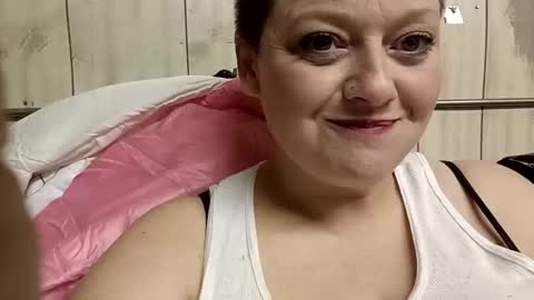 Summer Divine online show from February 9, 2025, 12:41 pm