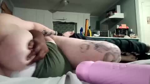 Summer Divine online show from October 11, 2025, 12:43 am