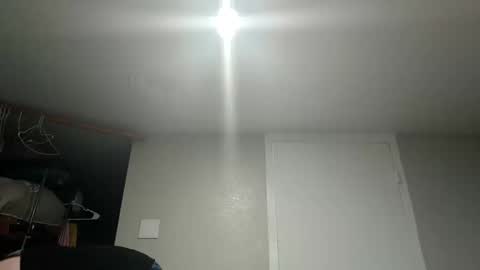 Summer Divine online show from December 20, 2025, 2:07 am