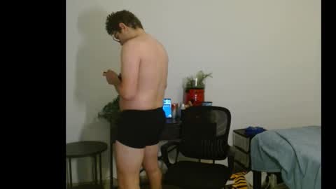 Snapshot of sumvirk04 chatting on November 18, 2025, 12:49 am Sum online show from November 18, 2025, 12:49 am