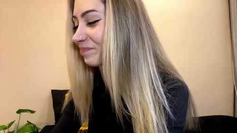 Lexi online show from December 14, 2025, 8:30 am