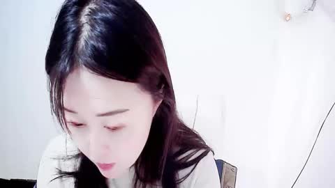 Snapshot of sun_yummy chatting on December 14, 2024, 4:45 am Lucis online show from December 14, 2024, 4:45 am