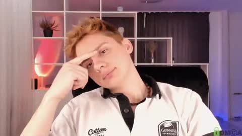 Snapshot of sunburn_boy chatting on July 5, 2026, 6:53 am Emilio online show from July 5, 2026, 6:53 am