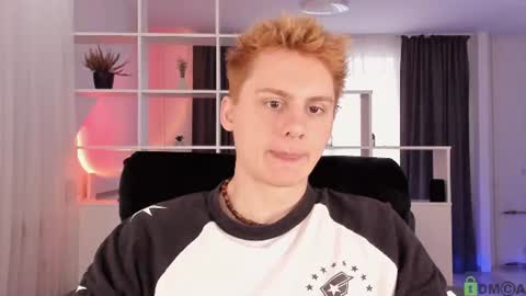 Snapshot of sunburn_boy chatting on July 21, 2026, 7:00 am Emilio online show from July 21, 2026, 7:00 am
