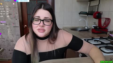 Tina. Im topless model  online show from December 19, 2024, 12:12 pm
