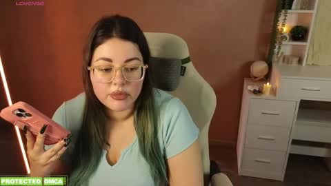 Tina. Im topless model  online show from November 20, 2025, 8:58 am