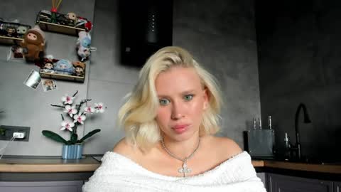 sunlovv online show from July 15, 2026, 8:52 am