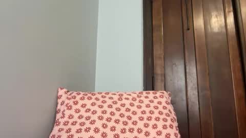 Snapshot of sunneeshellee chatting on May 4, 2026, 9:55 pm sunneeshellee online show from May 4, 2026, 9:55 pm