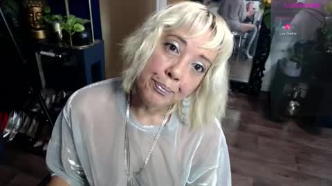 Sunni Knight online show from December 21, 2025, 3:46 am