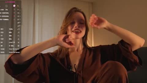 Kiki online show from September 12, 2025, 1:06 am