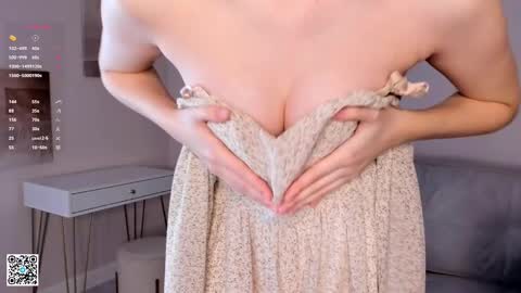 Snapshot of sunnmoonn chatting on February 28, 2025, 2:20 pm Lily online show from February 28, 2025, 2:20 pm