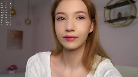 Snapshot of sunnmoonn chatting on September 19, 2025, 2:40 pm Lily online show from September 19, 2025, 2:40 pm