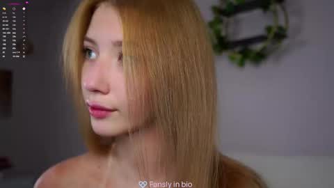 Snapshot of sunnmoonn chatting on October 15, 2025, 2:39 pm Lily online show from October 15, 2025, 2:39 pm