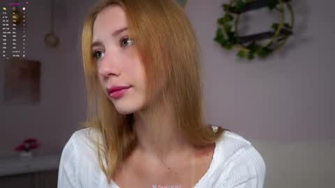 Snapshot of sunnmoonn chatting on October 18, 2025, 1:34 pm Lily online show from October 18, 2025, 1:34 pm