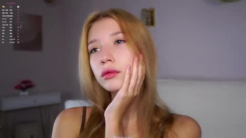 Snapshot of sunnmoonn chatting on November 2, 2025, 1:35 pm Lily online show from November 2, 2025, 1:35 pm