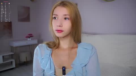 Snapshot of sunnmoonn chatting on November 9, 2025, 3:32 pm Lily online show from November 9, 2025, 3:32 pm