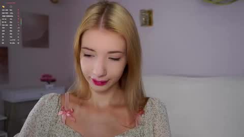 Snapshot of sunnmoonn chatting on November 23, 2025, 2:39 pm Lily online show from November 23, 2025, 2:39 pm