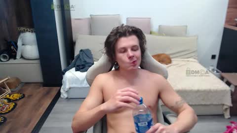 Alice and Sergey online show from February 22, 2026, 10:58 am